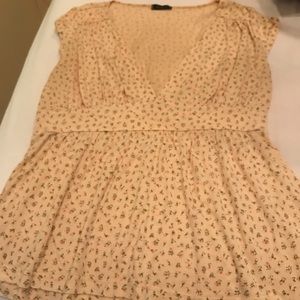 Deep V-neck sleeveless tank